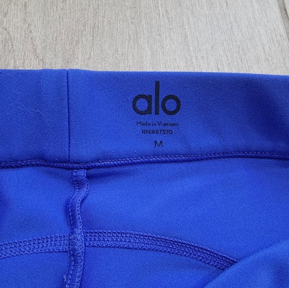 ALO Yoga • High-Waist Airlift 4 Pocket Utility Legging in Alo Blue, Size: M - Picture 9 of 9